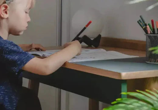 How to Arrange a Desk in a Child's Room