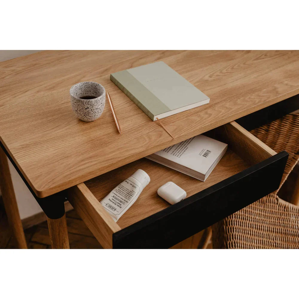Flow-Schreibtisch mit schwarzem Korpus